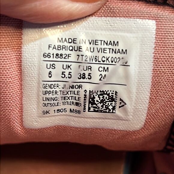 Converse Black “Denim” Look Padded Tongue Low Tops W6 - Picture 2 of 7